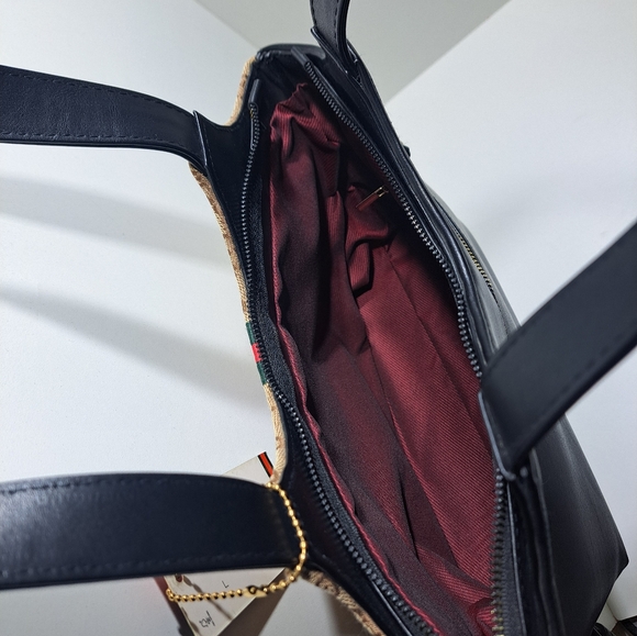 Luxury Beige GG Canvas Shoulder Bag with Black Handles and Web Stripe - Picture 7 of 7